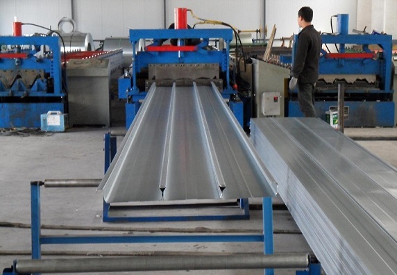 壓型鋼板設(shè)備跑偏處理工藝